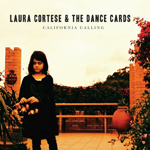 ◆タイトル: California Calling◆アーティスト: Laura Cortese / the Dance Cards◆現地発売日: 2017/10/10◆レーベル: Compass Records◆その他スペック: 140グラムLaura Cortese / the Dance Cards - California Calling LP レコード 【輸入盤】※商品画像はイメージです。デザインの変更等により、実物とは差異がある場合があります。 ※注文後30分間は注文履歴からキャンセルが可能です。当店で注文を確認した後は原則キャンセル不可となります。予めご了承ください。[楽曲リスト]1.1 The Low Hum 1.2 California Calling 1.3 Three Little Words 1.4 Skipping Stone 1.5 Hold on 1.6 Swing ; Turn (Jubilee) 1.7 Rhododendron 1.8 Someday 1.9 Stockholm 1.10 Pace Myself 1.11 If You Hear MeVinyl LP pressing. 2017 release. Cutting her teeth as a sideman in Boston's roots music scene, Laura Cortese forged a unique path through a pool rich in talent (due to a large population of Berklee School of Music graduates like herself) including stints as an instrumentalist with Band of Horses, Pete Seeger, Rose Cousins, Jocie Adams (of the Low Anthem), and Uncle Earl. Her Compass Records debut, California Calling, is the next step in her career as a frontwoman and bandleader-she and her Dance Cards (cellist Valerie Thompson, fiddler Jenna Moynihan, and bassist Natalie Bohrn) break new ground with a bold and elegant new album, based in the lyrical rituals of folk music but exploring new territories of rhythm and sonics. With the support of Sam Kassirer, album producer of folk-pop favorites like Lake Street Dive and Joy Kills Sorrow, they've created something that's simultaneously rowdy, delicate and cinematic.