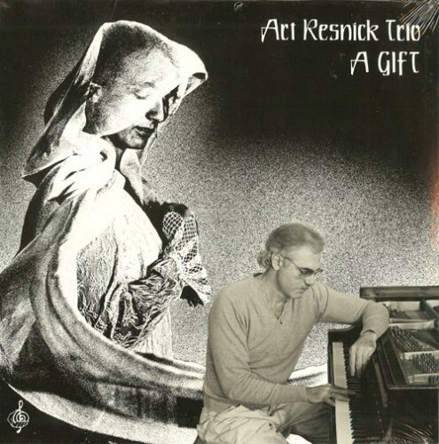 ◆タイトル: A Gift◆アーティスト: Art Resnick◆現地発売日: 2008/04/01◆レーベル: Capri RecordsArt Resnick - A Gift LP レコード 【輸入盤】※商品画像はイメージです。デザインの変更等により、実物とは差異がある場合があります。 ※注文後30分間は注文履歴からキャンセルが可能です。当店で注文を確認した後は原則キャンセル不可となります。予めご了承ください。[楽曲リスト]1.1 This Is New 1.2 Gift 1.3 Goose Is Loose 1.4 Just One of Those Things 1.5 Close Enough for Love 1.6 Touch of Your Lips 1.7 Mon P'tit BijouArt Resnick's A Gift was released at the end of the LP days and was never released on CD. This fantastic piano trio session with bassist Jeff Johnson and drummer Billy Mintz fell by the wayside and was never properly promoted. It has become a collectors item in the record world and there were only 1500 copies pressed back in 1989.