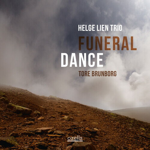 ◆タイトル: Funeral Dance◆アーティスト: Helge Lien / Tore Brunborg◆現地発売日: 2023/09/22◆レーベル: Ozella MusicHelge Lien / Tore Brunborg - Funeral Dance LP レコード 【輸入盤】※商品画像はイメージです。デザインの変更等により、実物とは差異がある場合があります。 ※注文後30分間は注文履歴からキャンセルが可能です。当店で注文を確認した後は原則キャンセル不可となります。予めご了承ください。[楽曲リスト]Vinyl LP pressing. Music is about singing, dancing, life, and death. These are the kinds of things I learned from my teacher and mentor, the incredible Ukrainian pianist Mikhail (Misha) Alperin. Misha turned my world upside down from the moment we met. I was 19 then, and he continued to have a huge influence on me ever since. We didn't see each other very often in later years, but every time we did, I was filled with energy and inspiration. And in every meeting, he said at least one little thing that I would think about for months afterwards, whether it was during a brief conversation in the academy hallway, or a two-hour monologue in his office. He was intense. He celebrated life and love. He was singing, dancing and certainly living through his music. His death has left a void in our world that can never be filled, and he is sorely missed. Helge Lien, December 2022.