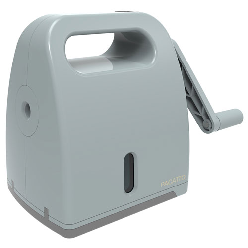 -------------------------------------------------------------- 画像はイメージです。 ※ PC環境により実際の色味や質感と異なって表示される場合がございます。 ※ 部品・パーツなどの一部の商品では本体の商品画像を使用しております。 ※ 製品の仕様・画像・パッケージは、メーカー側から予告なく変更される場合があります。 -------------------------------------------------------------- 削りくずを直接ゴミ箱にパカッと捨てられる、リビング学習などにもぴったりな、机を汚さない手動鉛筆削り「パカット(PACATTO)」。●六角・丸・三角の色えんぴつや2B以上のやわらかいえんぴつにも対応。最短切削可能長は約41mm。●削りくず漏れによる机の汚れをパカットで解決！●スライドしながらプッシュ！かんたん解除・ロック機能。●ハンドルを回すと引き込みながら削り、反対に回すと戻る。●クリップがあるからしっかり押さえやすい。●芯先調整機能付(太⇔細)。●くずもれ防止の二重壁構造。■商品仕様本体寸法：W82xD153xH122mm本体重量：約265g主要材質：ABS樹脂切削可能鉛筆外径：6.5〜8mmまでの木質鉛筆(六角/丸/三角対応)、最短切削可能長：約41mmワンプッシュ底蓋パカっと機能、芯先調整機能付(太 細)生産国：中国 【メーカー・ブランド】 ナカバヤシ / なかばやし / NAKABAYASHI 【#76】　