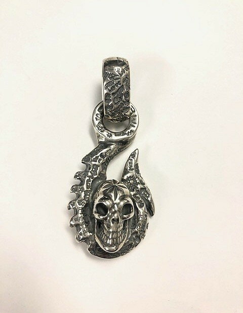 部品屋K&W Graffiti Fish Hook Vintage Skull＆Mid-Star on forehead Ltd.25 Pendant その他グッズ バイク関連グッズ