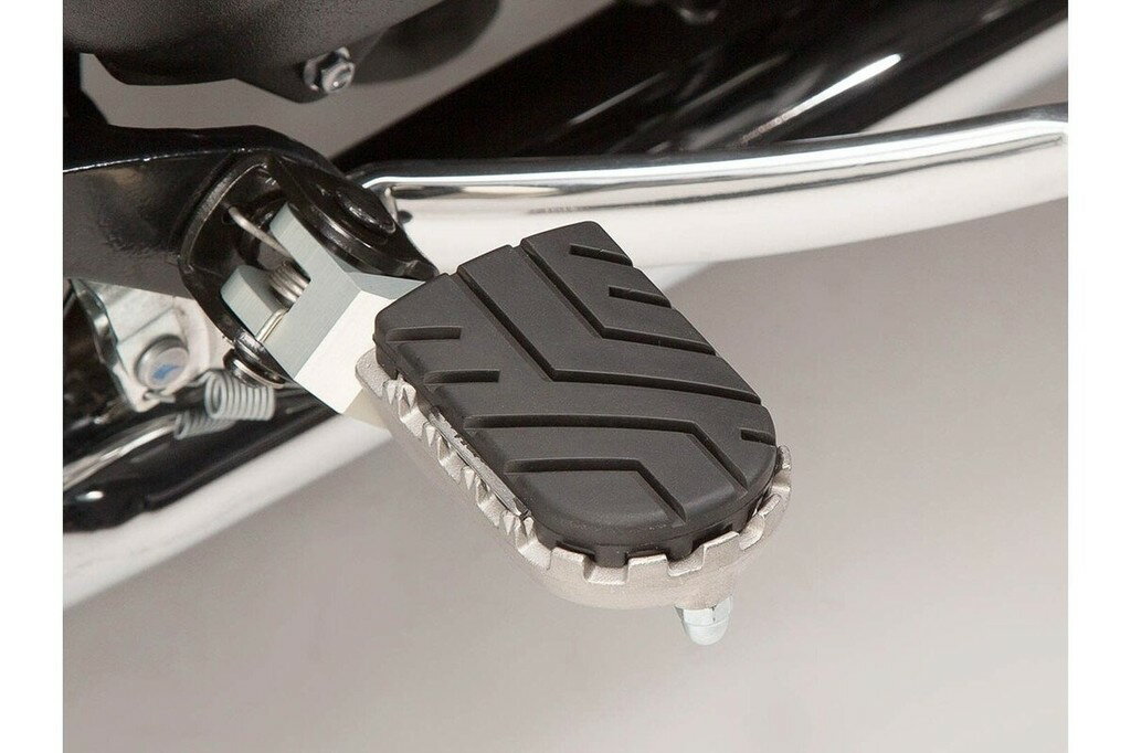 SW-MOTECH SWモテック ION フットレストキット BONNEVILLE SE T100 SCRAMBLER TRIUMPH トライアンフ フットペグ ステップ 足回り