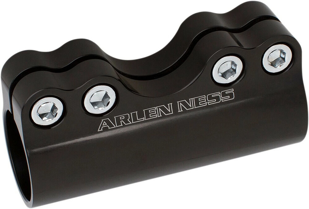 ■詳細説明・Innovative billet clamps convert your existing handlebars into anadjustable handlebar for the ultimate in comfort for yourapplication・Clamps allow the rider to adjust the bar to his or her specificriding position・Clamps measure 4”long and feature an internal stop at the centerof the clamp to properly pinch 2”of each side of the tubes for asecure hold・Chrome or black anodized aluminum・Simple instructions are included for cutting your existinghandlebar and properly torqueing the included hardware・Sold in pairs■注意点※取り扱い説明書は英語となります。※輸入商材の為、納期が遅れる場合がございます。あらかじめご了承ください。
