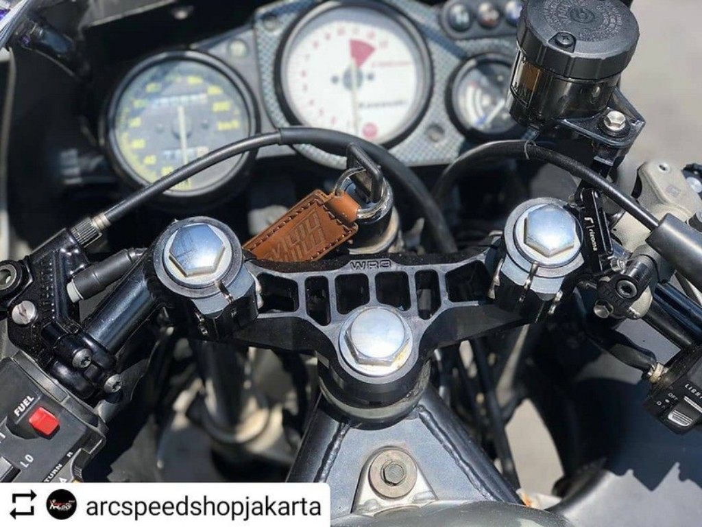 WR3 ���֥륢���륹�꡼ �ȥåץ֥�å� �˥󥸥�150R �˥󥸥�150RR �˥󥸥�150SS KAWASAKI ���掠�� �ϥ�ɥ���եѡ��� �ϥ�ɥ�