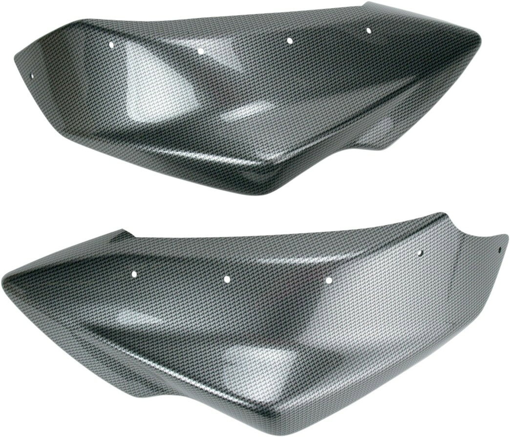 ■商品概要カラー：ブラック カーボンファイバーU.S.A.製：○素材：ポリエチレンモデル：KAWASAKI プラスチック補修パーツポジション：リアスタイル：アドオンタイプ：フェンダーCOLOR：Black Carbon FiberMADE IN THE U.S.A.：YesMATERIAL：PolyethyleneMODEL：Replacement Plastic for KawasakiPOSITION：RearSTYLE：Add-onTYPE：Fender■詳細説明・Maier bodywork is made of tough， vacuum-formed， high-densitypolyethylene・Designed for a perfect fit and uses stock hardware・Drilling may be required for some applications・Colors are OEM color-matchedREAR DISC GUARDS・Include mounting hardware and instructions■注意点※取り扱い説明書は英語となります。※輸入商材の為、納期が遅れる場合がございます。あらかじめご了承ください。