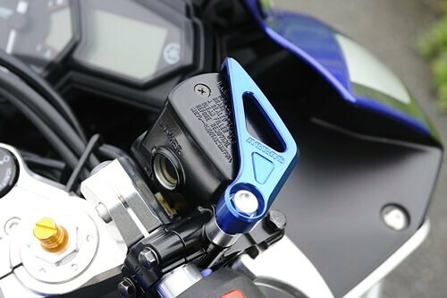 ■商品概要・アルミ削り出し製・純正マスターシリンダー用■注意点※適合車種については、同一車種であっても年式により適合しない製品もございます。適合年式の表記がない製品や、モデルチェンジのあった車種については、ご購入前に適合可否についてお問い合わせください。※装着画像は 325-275-001B ブルーです。　※受注生産品です。■適合車種YZF-R25&ensp;YZF-R25YZF-R3&ensp;YZF-R3