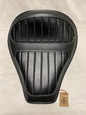 部品屋K&W 【BT CHOPPERS】ボバースタイルシート ブレイクアウト HARLEY-DAVIDSON ハーレーダビッドソン シート シート関連 外装