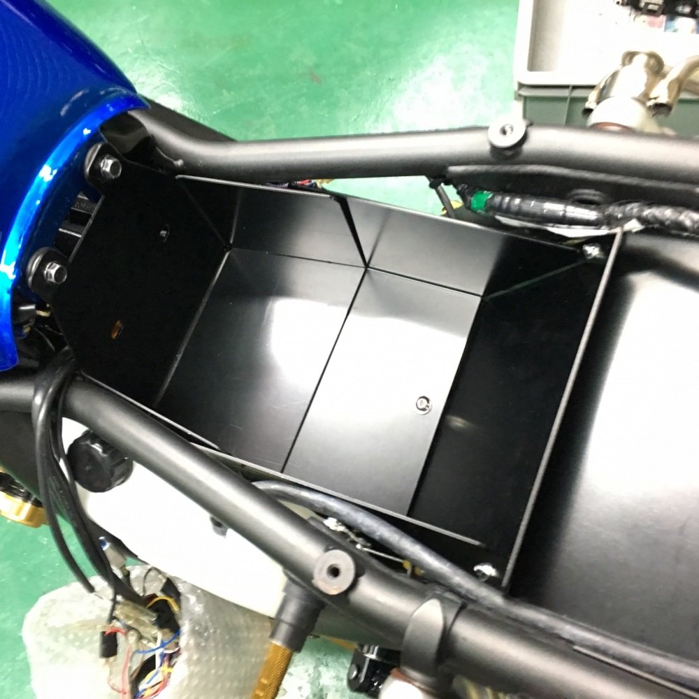 K-FACTORY ケイファクトリー 一体式フェンダーレスキット ZRX1200 DAEG KAWASAKI カワサキ フェンダーレスキット フェンダー関連 外装
