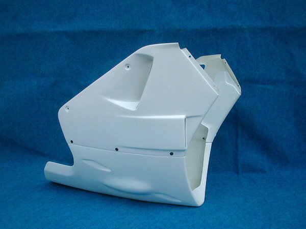 ■商品概要【素材／材質】 FRP【付属品】 M5トラスビス×10個、スピードナット×10個■注意点※FRP製品、カーボン製品は未塗装商品となります。※FRP(黒ゲル)に関してはバフ掛けしており、艶がある状態でそのままでもご使用いただけますが、塗装前提の商品となります。※カーボンも表面はクリアーゲルコート仕上げでバフ掛けしており艶アリの製品となります。こちらもそのままでもご使用いただけますが、必要に応じてウレタンクリアーを施してください。※製品の取り付けは、確かな知識(オートバイメーカー発行のサービスマニュアルに基づく)と技術を持ったメカニック、整備工場等により取り付けてもらってください。正しい取り付け、使い方等を守れない場合の製品の品質についての保証はできません。※メーカー都合により商品の仕様変更がある場合がございます。ご了承ください。【ゲルコートについて】※ゲルコートは塗装の「下地」となるものです。※各色設定している為、他の色が混入する場合があります。※塗装前提の商品となりますので、他色の混入、割面の仕上げ (研磨) の際に出る地肌の透けにつきましてはあらかじめご了承ください。　※受注生産品です。　※受注後のキャンセル、返品、都合交換はできません。予めご了承ください。■適合車種NSR250R&ensp;NSR250R 年式: 89