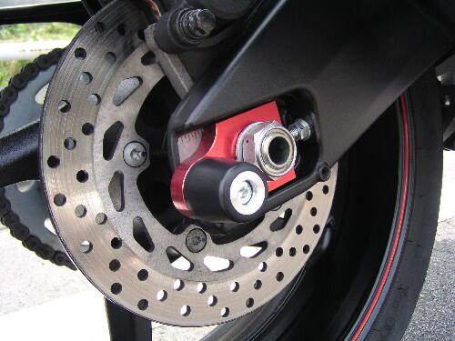 田口製作所(TaGu) タグチセイサクジョ リアアクスルスライダー FZ1 YZF-R1 YAMAHA ヤマハ アクスルスライダー フレーム