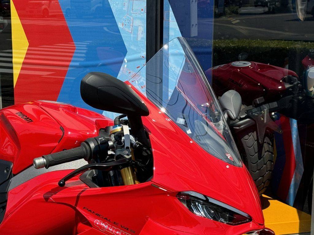 de LIGHT ディライト レーシング アップタイプスクリーン PANIGALE V4 S DUCATI ドゥカティ スクリーン 外装