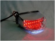 ■商品概要・ウインカー機能有・ネジ類の付属無し■詳細説明クリアレンズとスモークレンズの2タイプからお選びください。■注意点※メーカー在庫が欠品の場合、海外商品につき納期が2ヶ月前後となる場合がございますのでご了承下さい。■備考※画像はイメージです。　※画像はイメージです。■適合車種CBR600RR&ensp;CBR600RR 年式: 07-09