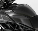 Magical Racing マジカルレーシング タンクカバー DIAVEL DUCATI ドゥカティ タンク関連 外装 素材:綾織カーボン / MagiVei...