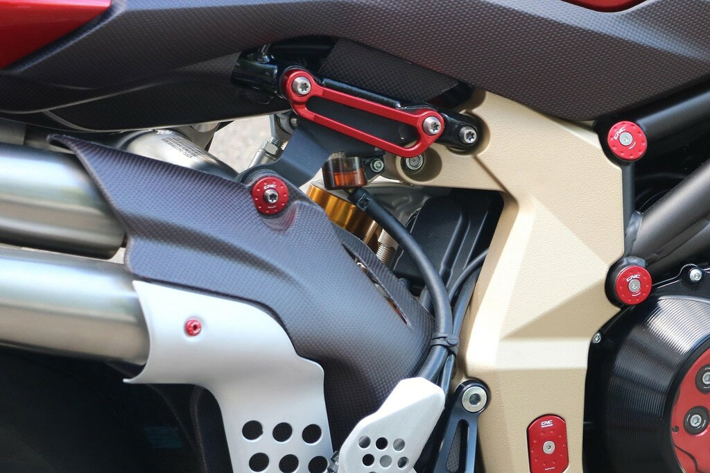CNC Racing シーエヌシーレーシング リアステップレスキット BRUTALE 1000 SERIE O...