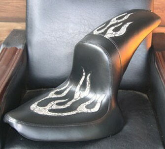 American Dreams アメリカンドリームス ガンファイターシート ファイヤーパターン(白蛇柄) ハーレーダビッドソン FL系SOFTAIL FX系SOFTAIL HARLEY-DAVIDSON シート シート関連 外装