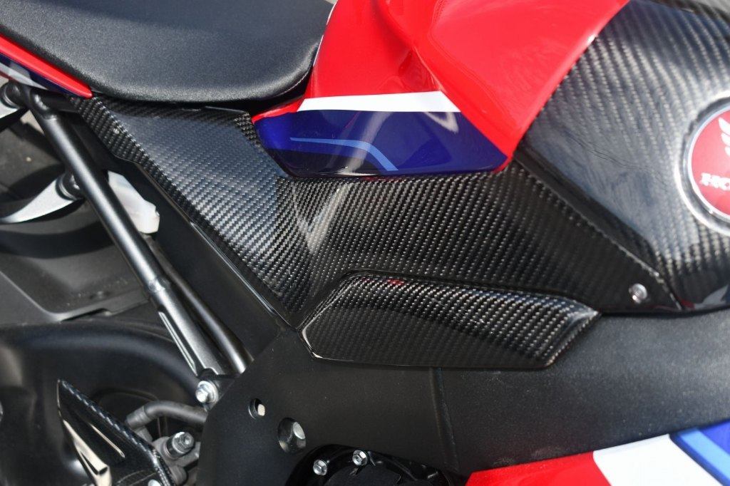 楽天市場】cbr1000rr-r タンクカバーの通販 楽天市場】cbr1000rr-r タンクカバーの通販