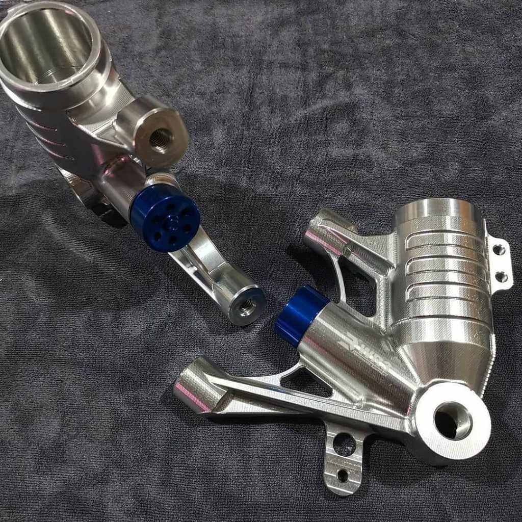 乐天商城 - WR3 ダブルアールスリー フロントフォークボトム ZX-25R KAWASAKI カワサキ その他フロントフォークオプション・補修部品 サスペンション 足回り 入数：2 pcs. (Left and Right) / カラー：Silver Body／Silver Cover