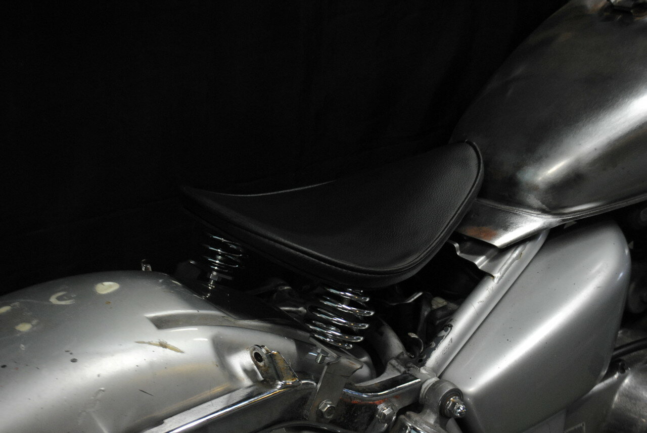 部品屋K&W 純正フェンダー対応ソロシートキット スプリングタイプ (プレーン) マグナ50 HONDA ホンダ シート シート関連 外装