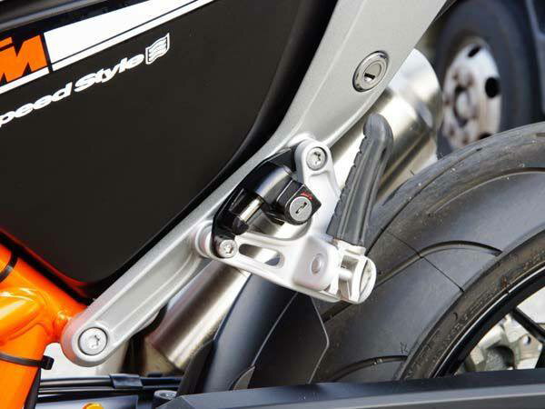 BABYFACE ベビーフェイス ヘルメットロック 690DUKE KTM ヘルメット