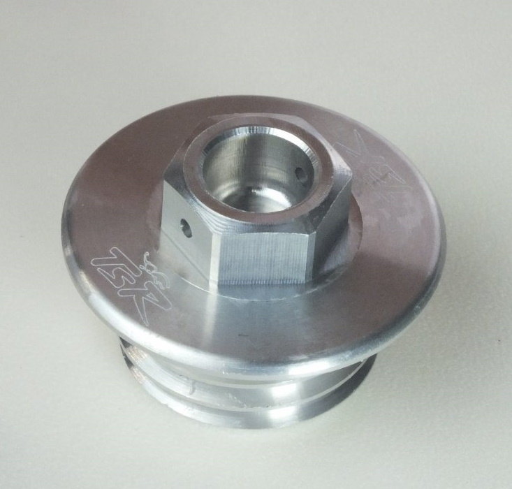 TSR テクニカルスポーツレーシング オイルフィラーキャップ M20-P2.5 CBR1000RR-R CBR1000RR CBR600RR ..