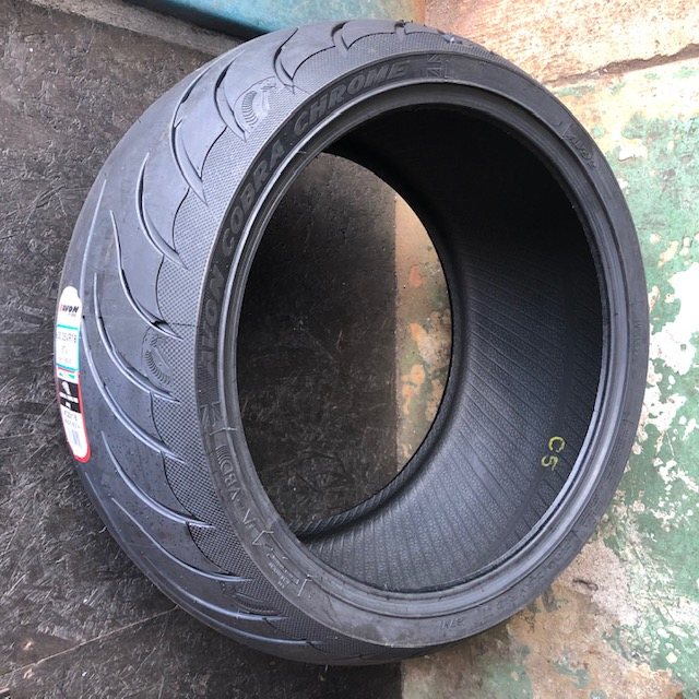 部品屋K W AVON COBRA 300 タイヤ 汎用 オンロードタイヤ サーキット向け オンロードタイヤ