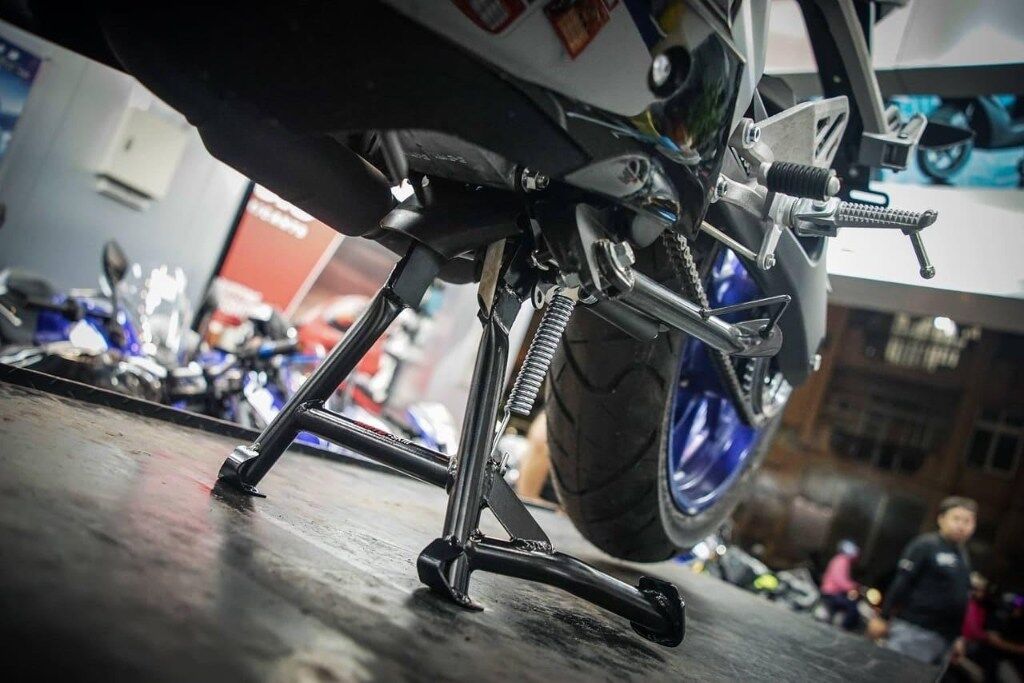 MOTOSKILL �⡼�ȡ��������� Center stand R-15 YZF-R15 YAMAHA ��ޥ� ���󥿡�������ɡ��ᥤ�󥹥���� �ե졼��