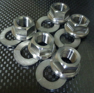 TITANIUM64 チタニウムロクジュウヨン スプロケットナットセット HYPERMOTARD796 [ハイパーモタード] HYPERMOTARD821 HYPERMOTARD1100 DUCATI ドゥカティ スプロケットボルト・ナット 駆動系