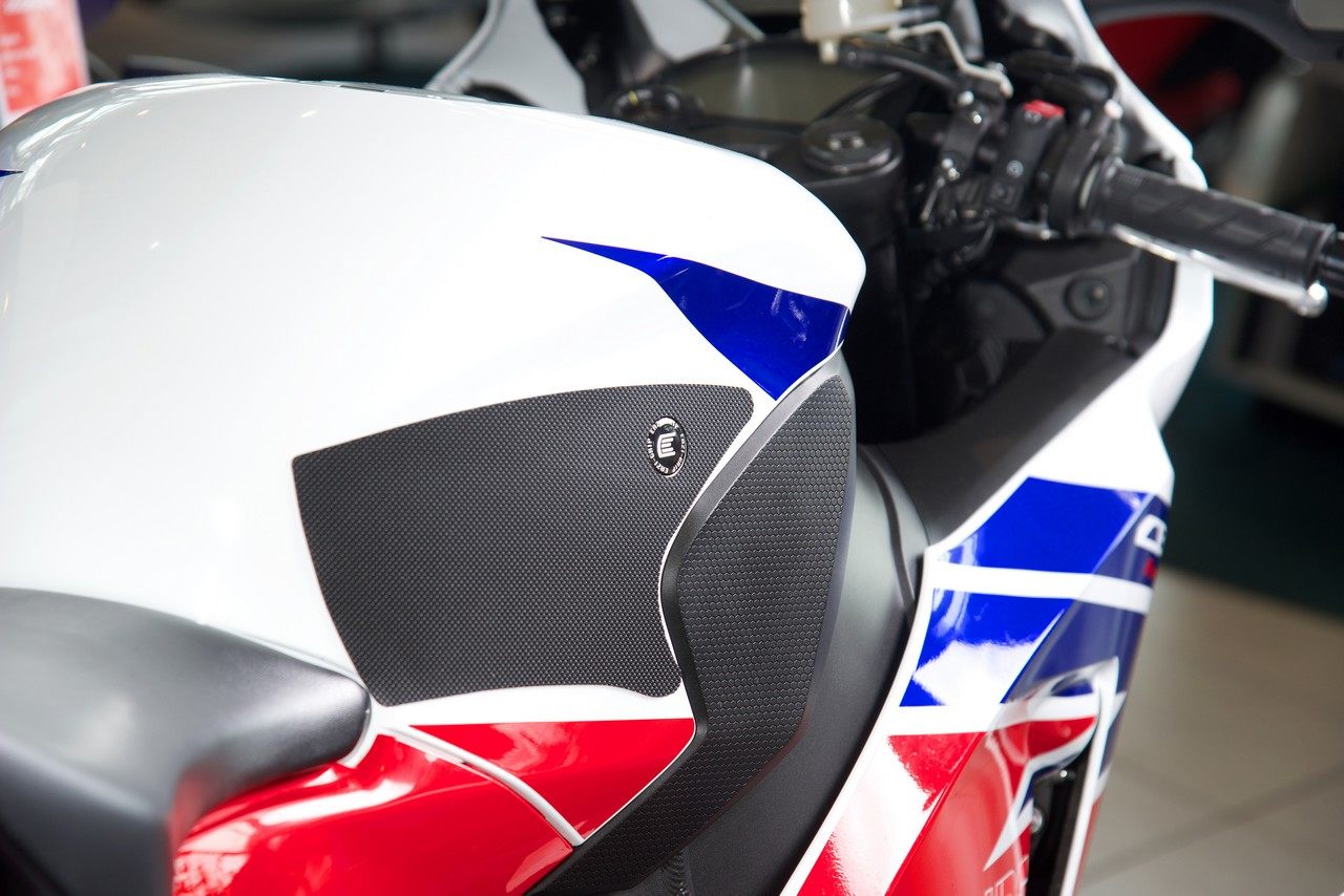 Eazi-Grip ������������å� �ˡ�����åץ��ݡ��� TANK GRIP PERFOMANCE CBR1000RR HONDA �ۥ�� �ˡ�����åץѥå� ���󥯴�Ϣ ���� �����ס�PRO(�������å�) ���顼�����ꥢ