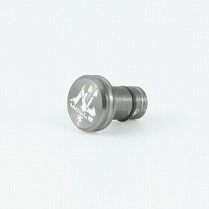GILD design ギルドデザイン EVA Earphone jack cover [イヤホンジャックカバー] 【WILLE】 その他グッズ バイク関連グッズ カラー：ガンメタリック [商品コード：GAEVW-200GN]