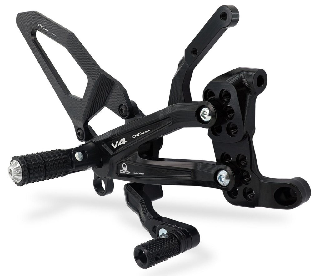 CNC Racing シーエヌシーレーシング アジャスタブル バックステップ STREETFIGHTER V4 S SP SP2 DUCATI ドゥカティ ステップ 足回り