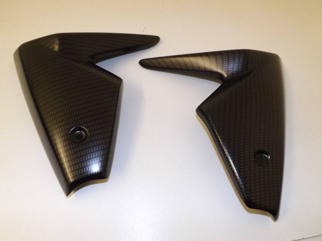 Pyramid Plastics ピラミッドプラスチック ラジエーター・チーク(ペア)(Radiator Cheeks (pair)) MT09 FZ09 YAMAHA ヤマハ ラジエーターコアガード・オイルクーラーコアガード 冷却関連 エンジン
