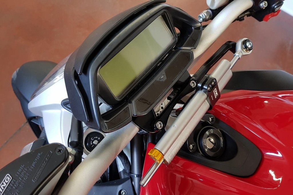 CNC Racing �������̥����졼���� ���ƥ���󥰥���ѡ��ץ饱�å� BRUTALE800 MV AGUSTA �������� ���ƥ���󥰥���ѡ� �ϥ�ɥ���եѡ��� �ϥ�ɥ�