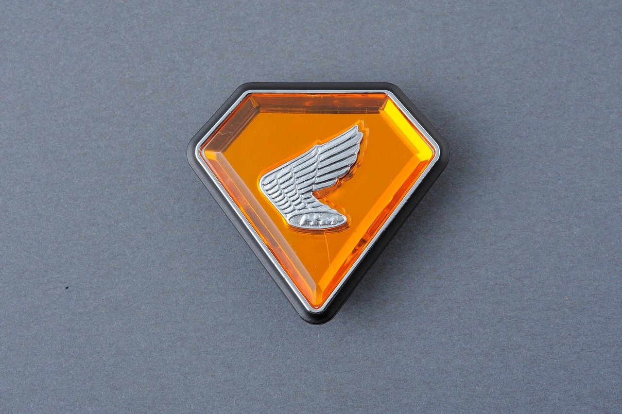 M-TEC中京 エムテック中京 サイドカバーエンブレム CB750K HONDA ホンダ エンブレム 外装