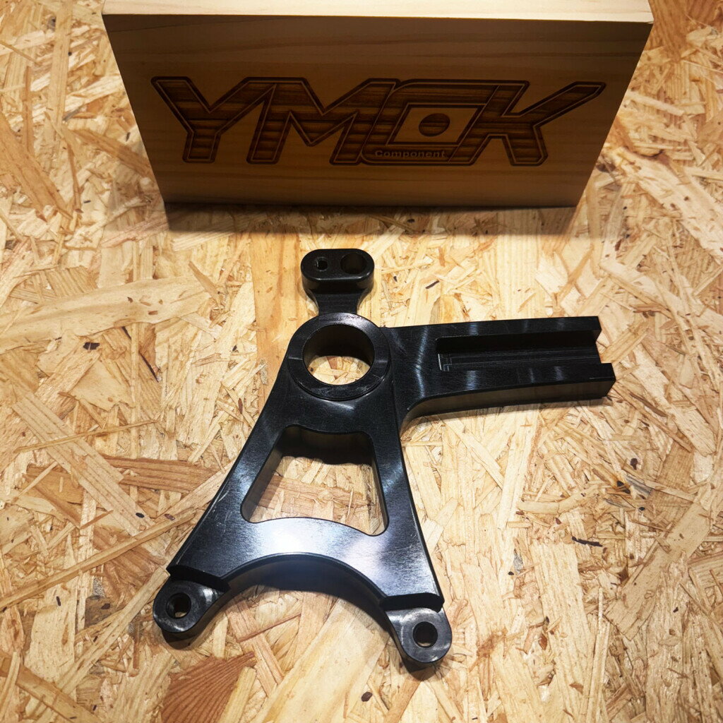 YMCK ヤマック 84mmリアキャリパーサポートTYPE-D MT-09 XSR900 Y-AMT トレーサー9 GT GT+ GP YAMAHA ヤマハ キャリパーサポート・ブラケット ブレーキ