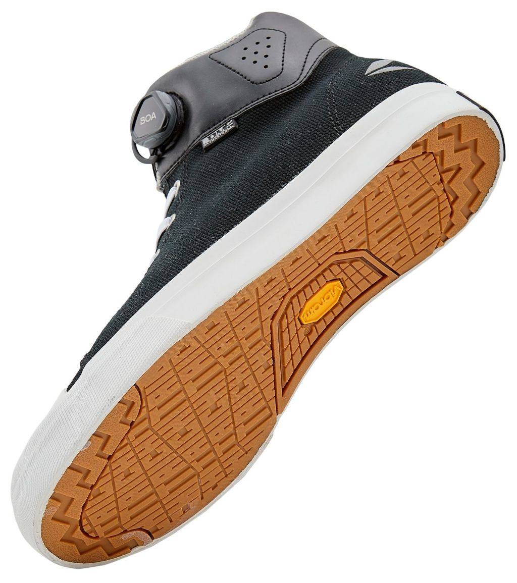 RS TAICHI �����륨�������� RSS011 DRYMASTER-FIT HOOP SHOES�Υɥ饤�ޥ����� �ե��å� �ա��� ���塼�� �֥�å��ϥ饤�ǥ��󥰥��塼�� �饤�ǥ��󥰥��塼�� �եåȥ�����