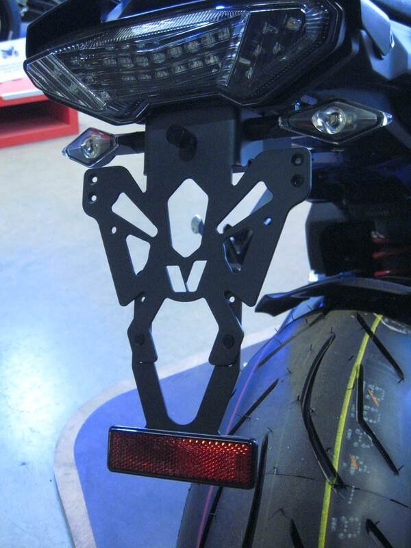 V PARTS ブイパーツ フェンダーレスキット ブラック Yamaha MT-09/MT-10 MT-09 ABS SP SPORT TRACKER STREET RALLY YAMAHA ヤマハ ナンバープレートホルダー 外装