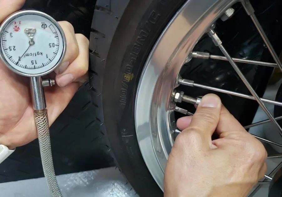OUTEX アウテックス チューブレスキット用 エア漏れ防止剤 パンク修理キット・パン...
