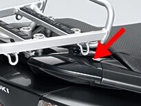 SUZUKI スズキ ピリオンライダーハンドルカバー スカイウェイブ SS その他キャリアオプション・補修部品 外装 カラー：YSF トリトンブルーメタリック(4620005841YSF)