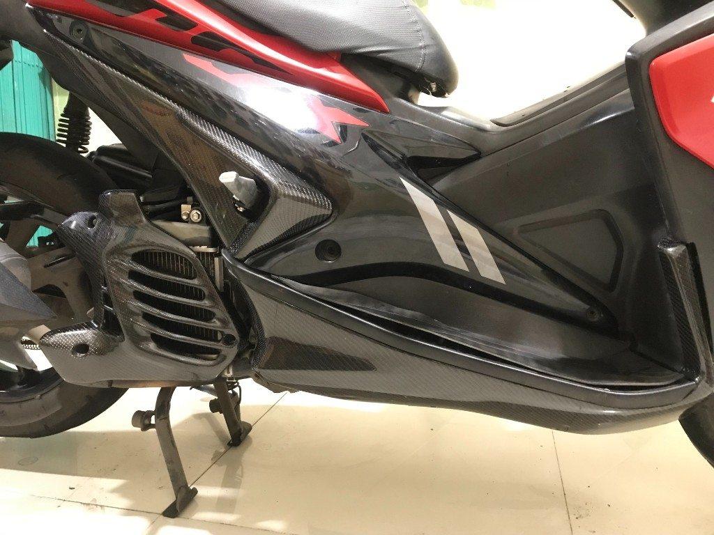 Carbon Variasi カーボンバリアシ リアフットステップカバー Aerox 155 YAMAHA ヤマハ サイドカウル・サイドカバー カウル関連 外装