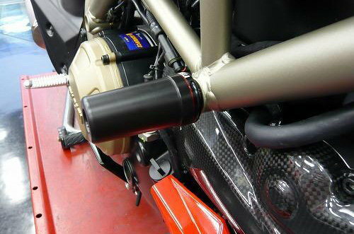 AELLA アエラ フレームスライダー SPORT1000 GT1000 ST2 ST3 ST4 HYPERMOTARD1100/S PAUL SMART1000LE MONSTER1100/S MONSTER1100EVO MONSTER696 MONSTER796 MONSTER S2R1000 S2R S4 S4R S4Rs testastretta MH ムルティストラーダ 1000 DUCATI ドゥカティ フレーム