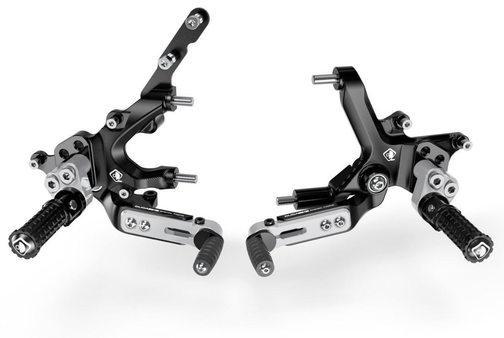 DUCABIKE (DBK) ドゥカバイク (ディービーケー) アジャスタブルステップキット STREETFIGHTER V2 DUCATI ドゥカティ バックステップ ステップ 足回り バージョン：フルスペック・カラー：ブラック／シルバー