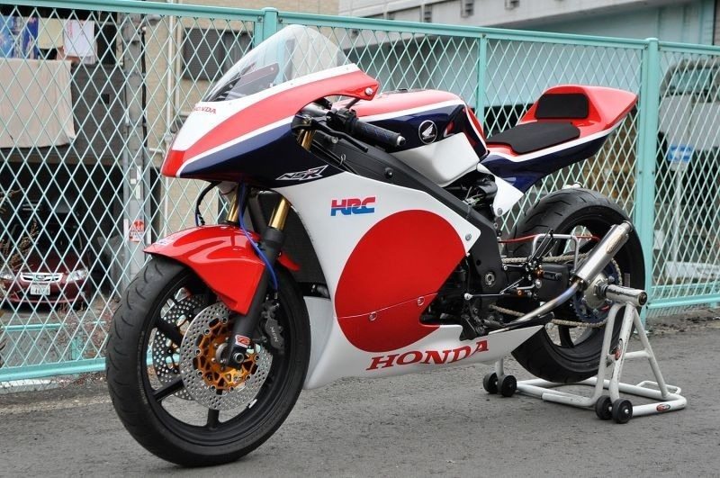 T2 Racing T2レーシング オリジナル フルカウル TYPE-2 レース【Mugello-Strada】FRP製 [ 黒ゲル ] NSR250 HONDA ホンダ サイドスタンドカット：有り / スクリーン：ダブルバブルスクリーン【TYPE-2】 外装