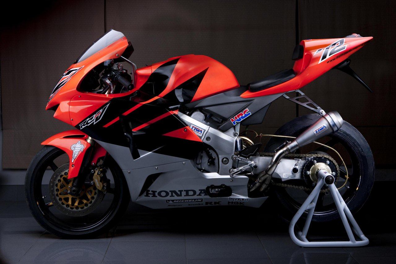 VF400F ウォーターポンプカバー 在庫有 即納 ホンダ 純正 新品 バイク