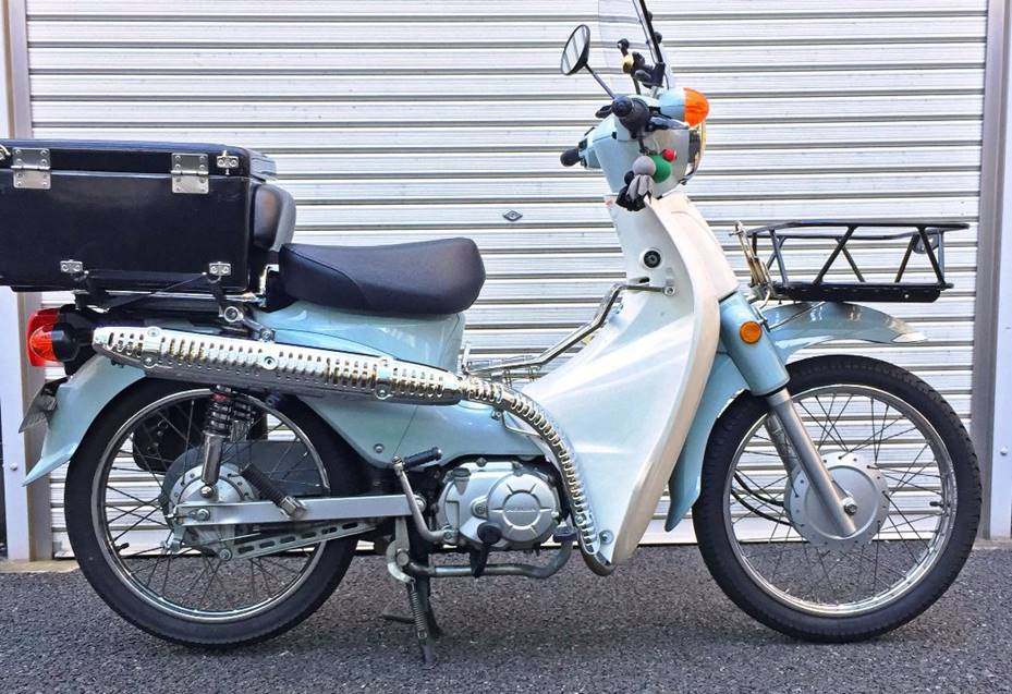 OUTEX アウテックス OUTEXマフラー スーパーカブ110 HONDA ホンダ フルエキゾーストマフラー マフラー サイレンサータイプ：ストレート構造 / エキパイ素材：チタン／サイレンサー素材：チタン