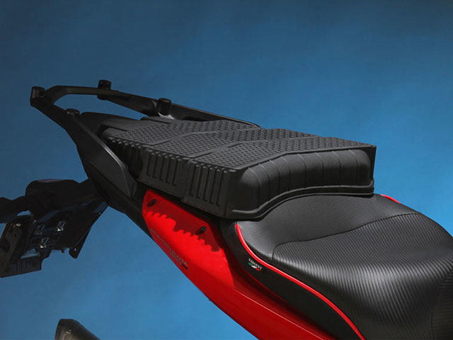 SARGENT サージェント ワールドスポーツ パフォーマンスシート 【キャリアタイプ：リア】 Multistrada 1200 10-14 DUCATI ドゥカティ シート シート関連 外装