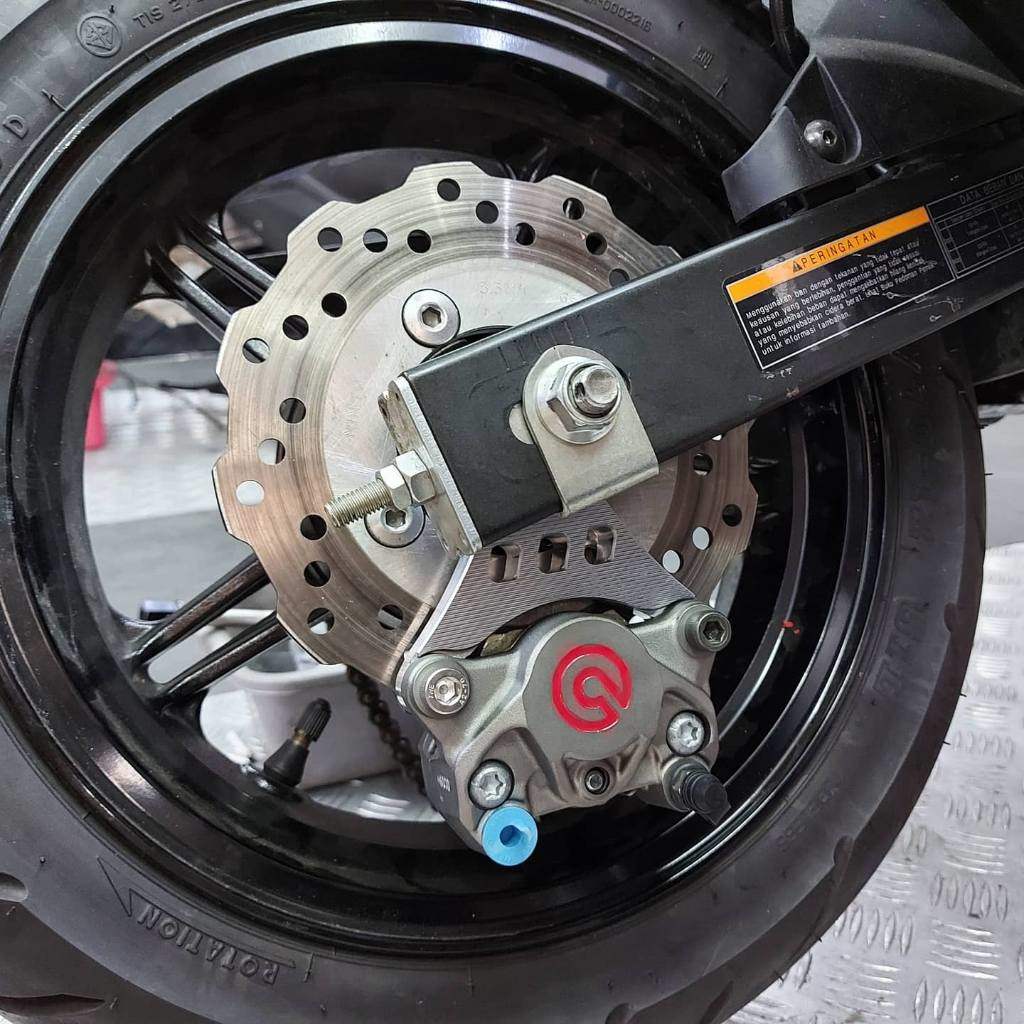 WR3 ダブルアールスリー リアキャリパーサポート BREMBO用 Z125 プロ KAWASAKI カワサキ キャリパーサ..