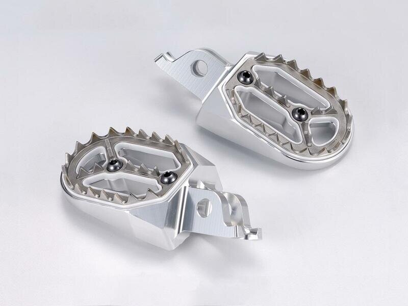 EUROPE IMPORT GOODS ヨーロッパ輸入商品 Evolution Footpegs Silver KTM/Husqvarna FC 250 350 450 FE 501 FS TC 125 85 BIG WHEELS 19/16 STD 17/14 TE I 300 TX SX XC-W 150 EXC FACTORY EDITION SIX DAYS TPI EXC-F SX-F 500 HUSQVARNA ハスクバーナ KTM フットペグ