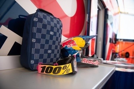 100�� �ҥ㥯�ѡ������ �������륱���� �Хå�