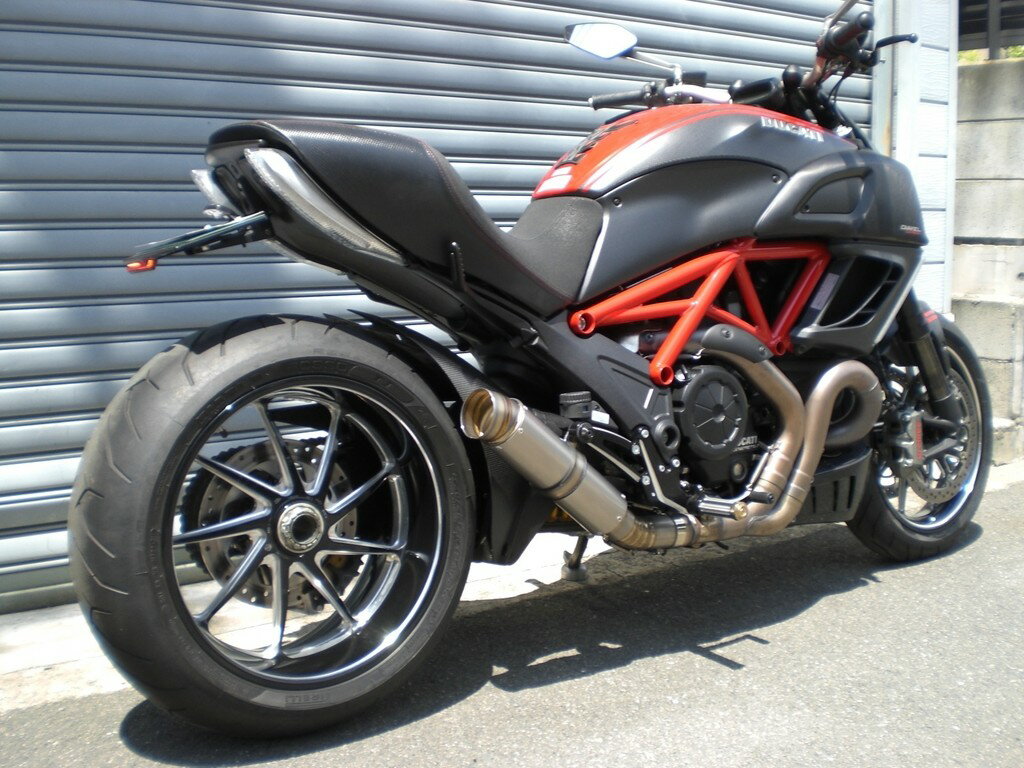 ASAHINA RACING アサヒナレーシング GPフォーミュラスリップオン Diavel DUCATI ドゥカティ サイレンサー長：300mm / エンド部：ラージエンド / オプション専用バッフル：ラージエンド用