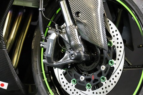 A-TECH エーテック フロントフォークキャリパーカバー ZX-25R KAWASAKI カワサキ その他フロントフォークオプション・補修部品 サスペンション 足回り タイプ：平織ドライカーボン(CDC)／クリア塗装済